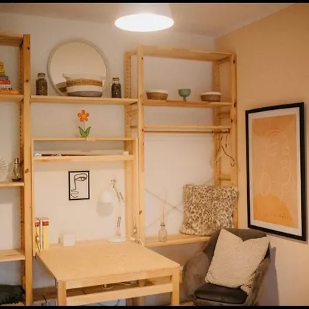 Gemuetliche Zentrumsnahe Wohnung, Eigene Terrasse شقة كولونيا